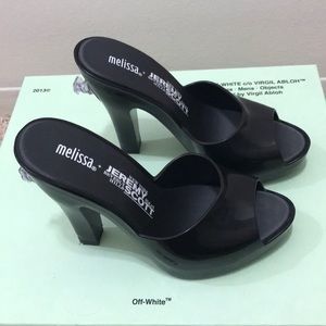 melissa+jeremy scott inflatable heels